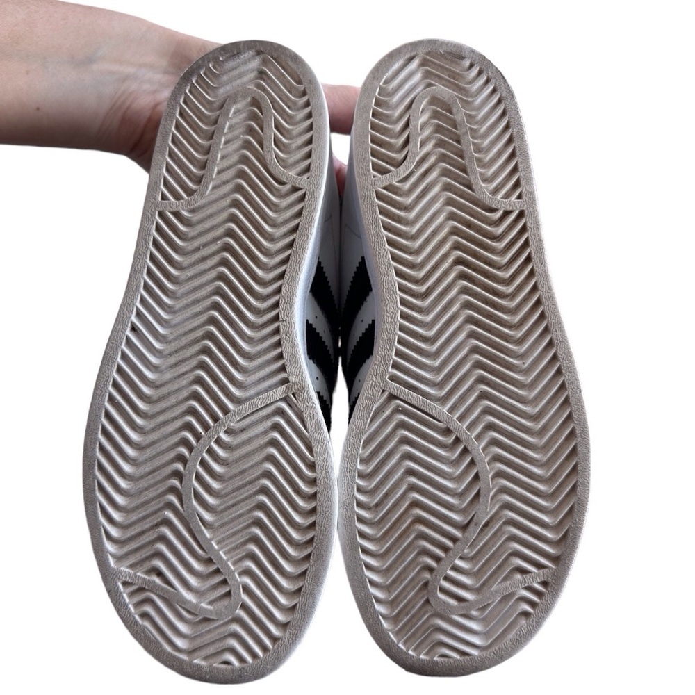 Pre-loved Adidas Superstar children shoes - Picture 8 of 10